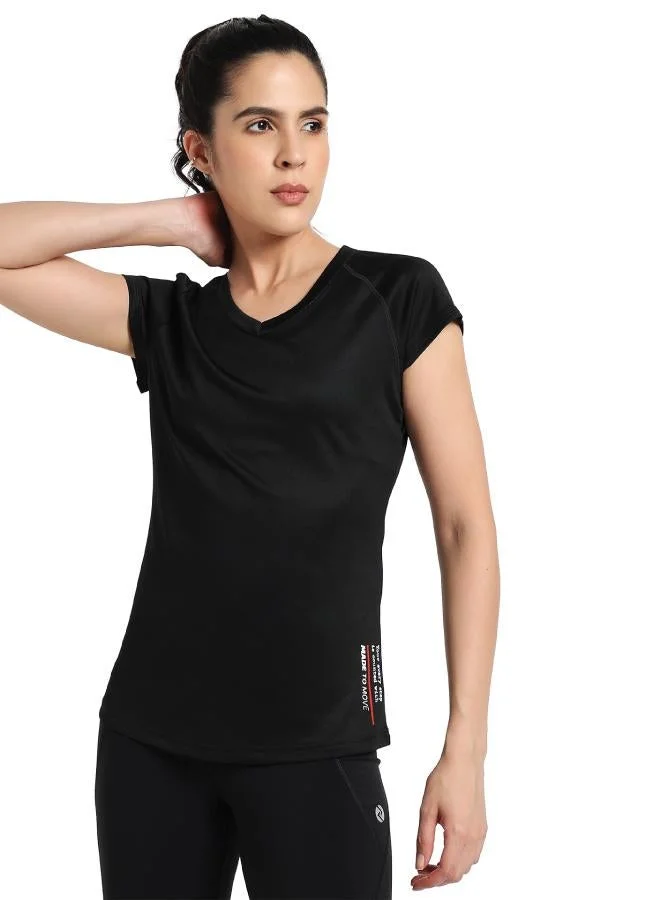 زيسي تي شيرت نسائي برقبة على شكل حرف  وأكمام قصيرة